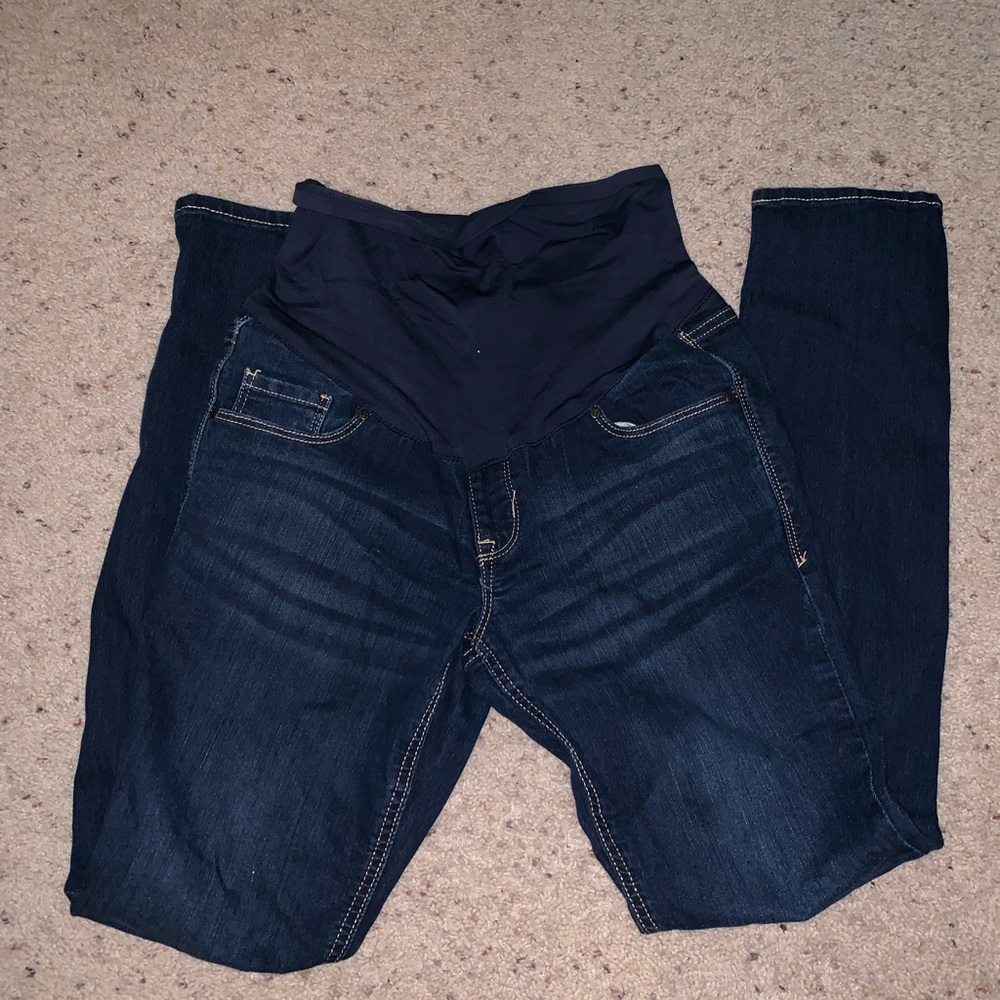 Old navy maternity jeans skinny size 4. Worn 1x